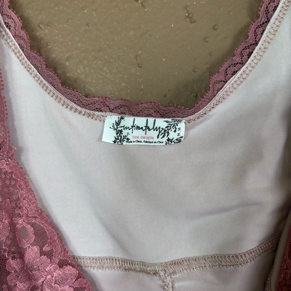 Intimately Free People Lace Trim V-Neck Camisole Tank Top Mauve Pink Womens M - Picture 2 of 5